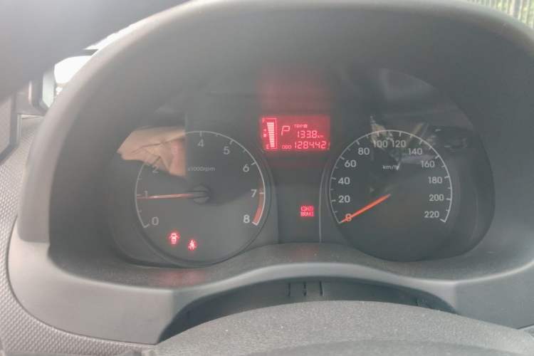 Used Hyundai Verna (older generation) 2014 1.4L Automatic Smart GLS Instrument Cluster
