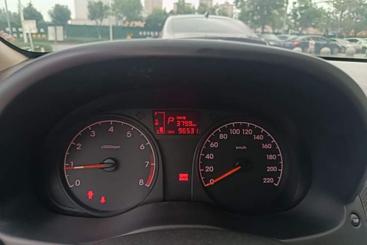 Used Hyundai Verna (older generation) 2014 1.4L Automatic Smart GLS Instrument Cluster