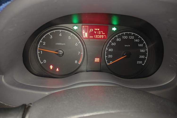 Used Hyundai Verna (older generation) 2014 1.4L Automatic Smart GLS Instrument Cluster