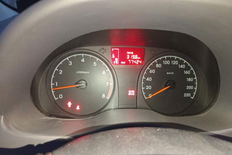 Used Hyundai Verna (older generation) 2014 1.4L Manual Smart GLS Trim Instrument Cluster