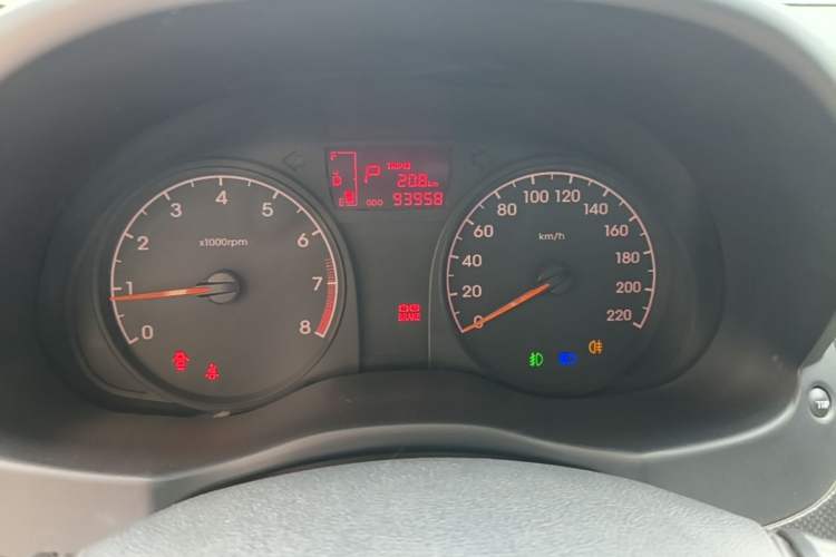 Used Hyundai Verna (older generation) 2014 1.4L Automatic Smart GLS Instrument Cluster