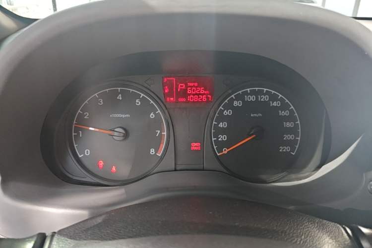 Used Hyundai Verna (older generation) 2014 1.4L Automatic Smart GLS Instrument Cluster