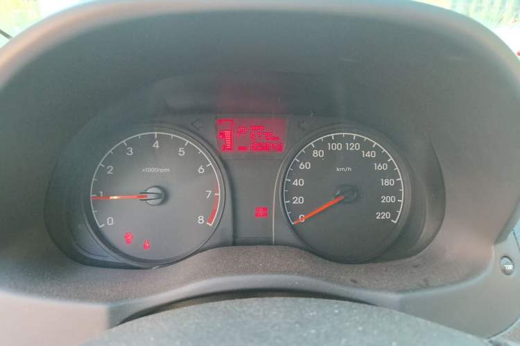 Used Hyundai Verna (older generation) 2014 1.4L Automatic Smart GLS Instrument Cluster