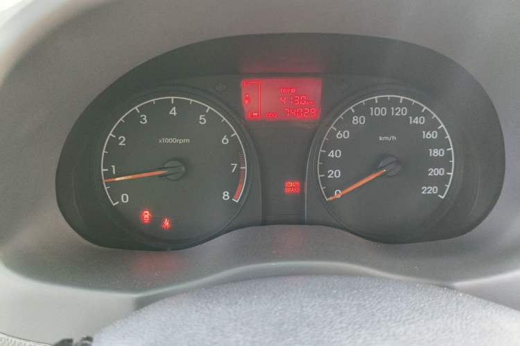 Used Hyundai Verna (older generation) 2014 1.4L Manual Smart GLS Trim Instrument Cluster