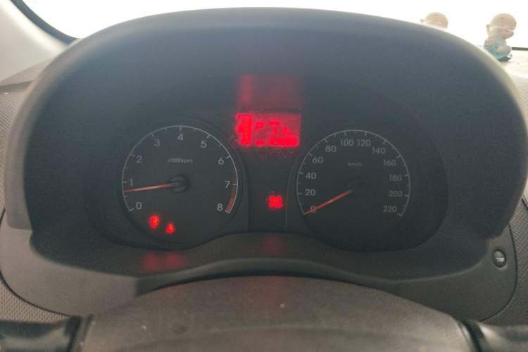 Used Hyundai Verna (older generation) 2014 1.4L Automatic Smart GLS Instrument Cluster