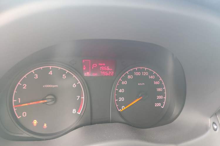 Used Hyundai Verna (older generation) 2014 1.4L Automatic Smart GLS Instrument Cluster
