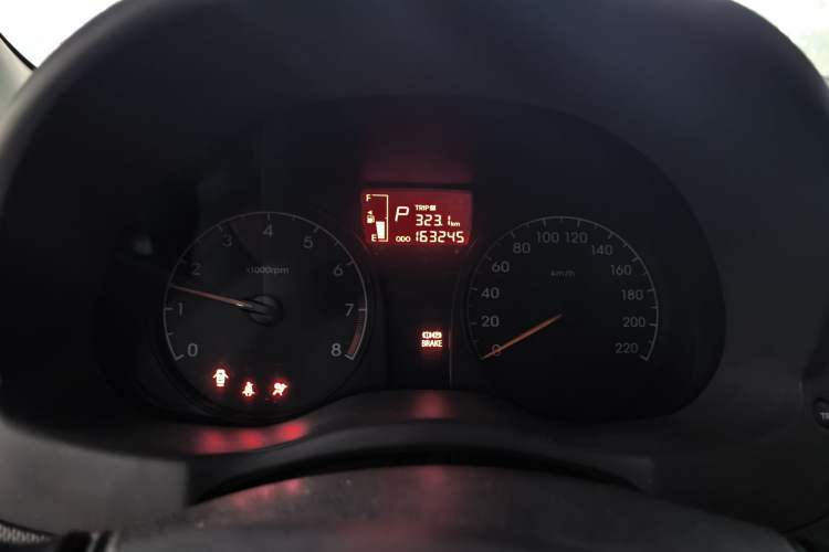 Used Hyundai Verna (older generation) 2014 1.4L Automatic Smart GLS Instrument Cluster
