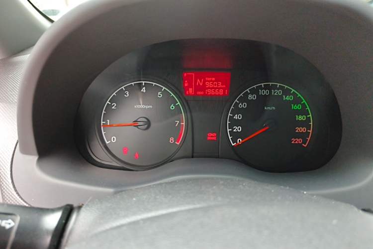 Used Hyundai Verna (older generation) 2014 1.4L Automatic Smart GLS Instrument Cluster