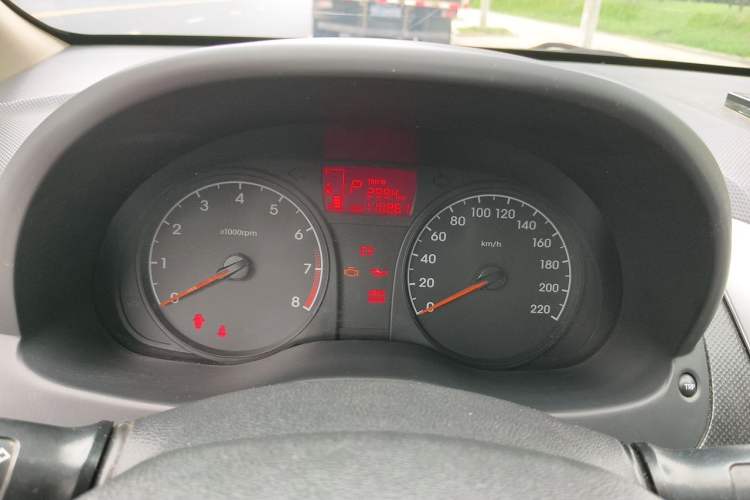 Used Hyundai Verna (older generation) 2014 1.4L Automatic Smart GLS Instrument Cluster