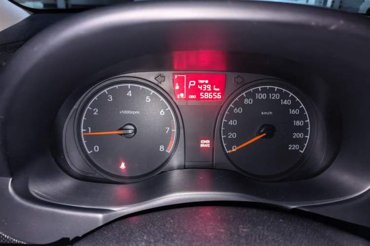 Used Hyundai Verna (older generation) 2014 1.4L Automatic Smart GLS Instrument Cluster
