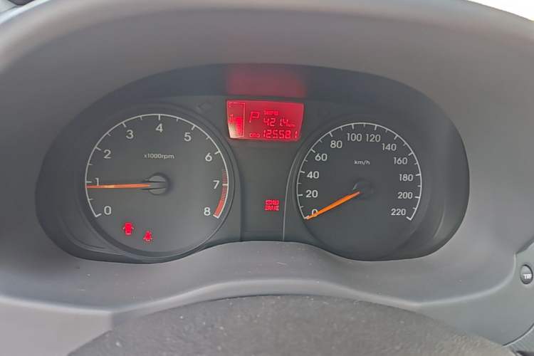 Used Hyundai Verna (older generation) 2014 1.4L Automatic Smart GLS Instrument Cluster