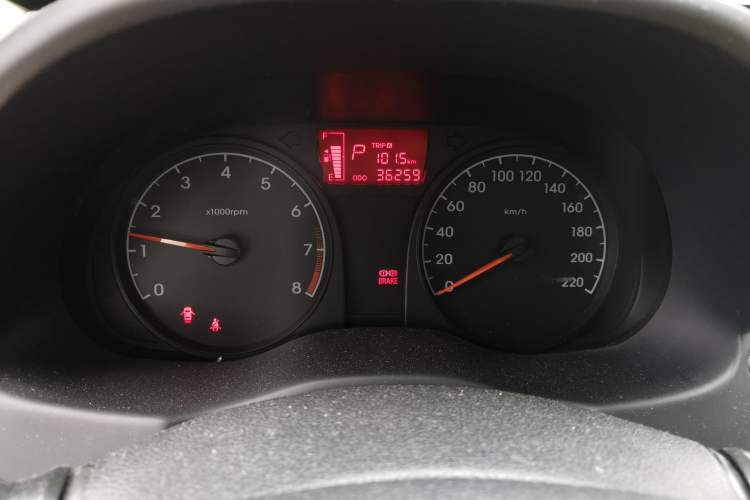 Used Hyundai Verna (older generation) 2014 1.4L Automatic Smart GLS Instrument Cluster