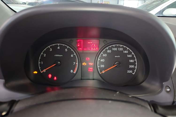Used Hyundai Verna (older generation) 2014 1.4L Manual Smart GLS Trim Instrument Cluster