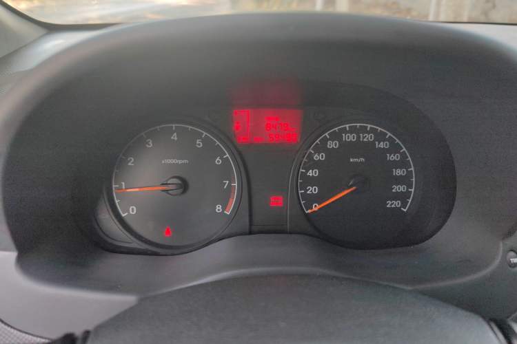 Used Hyundai Verna (older generation) 2014 1.4L Manual Smart GLS Trim Instrument Cluster