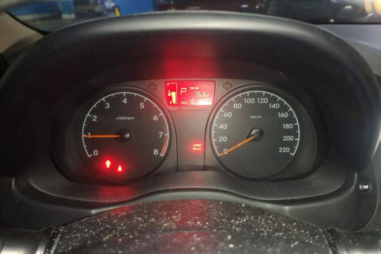 Used Hyundai Verna (older generation) 2014 1.4L Automatic Smart GLS Instrument Cluster