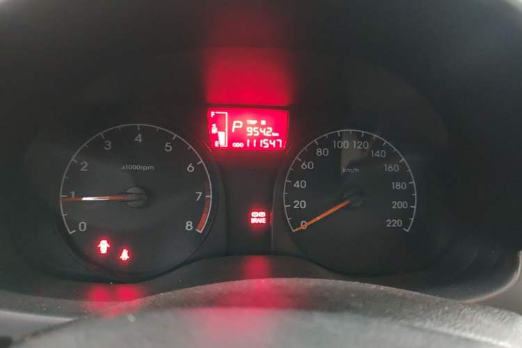 Used Hyundai Verna (older generation) 2014 1.4L Automatic Smart GLS Instrument Cluster