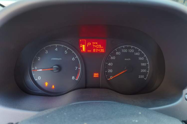 Used Hyundai Verna (older generation) 2014 1.4L Automatic Smart GLS Instrument Cluster