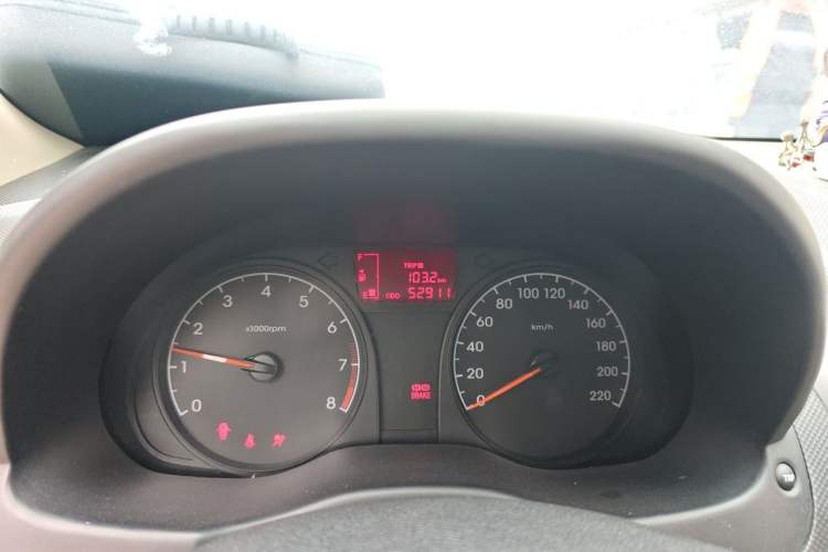 Used Hyundai Verna (older generation) 2014 1.4L Manual Smart GLS Trim Instrument Cluster