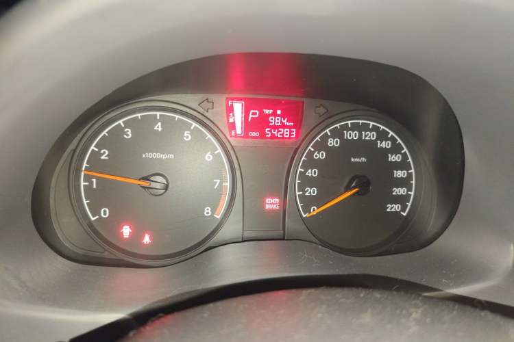 Used Hyundai Verna (older generation) 2014 1.4L Automatic Smart GLS Instrument Cluster