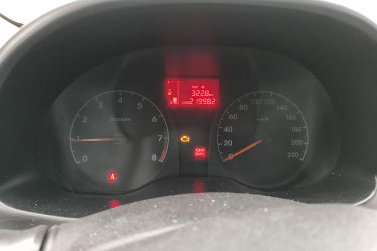 Used Hyundai Verna (older generation) 2014 1.4L Manual Smart GLS Trim Instrument Cluster