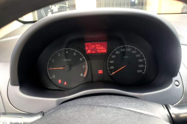 Used Hyundai Verna (older generation) 2014 1.4L Automatic Smart GLS Instrument Cluster
