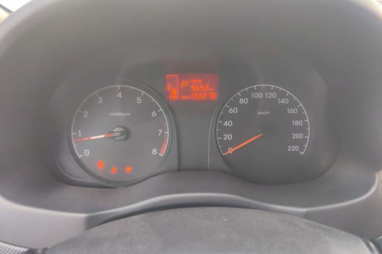 Used Hyundai Verna (older generation) 2014 1.4L Automatic Smart GLS Instrument Cluster