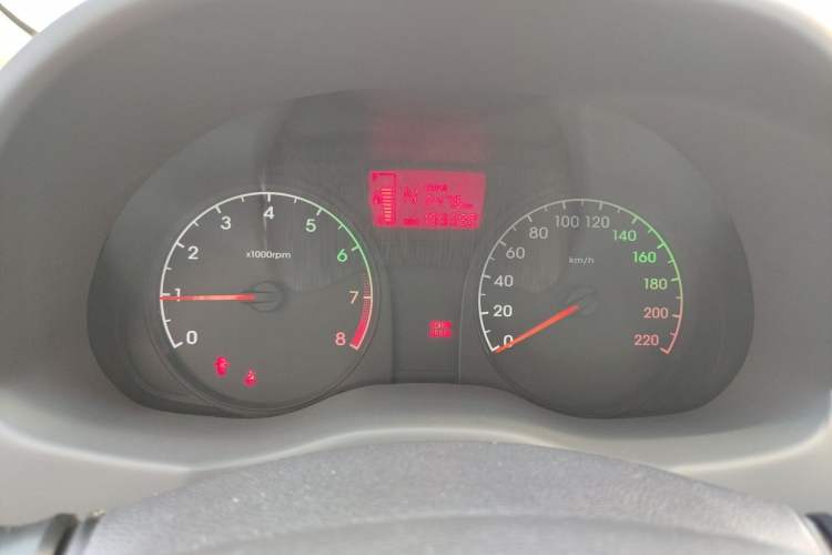 Used Hyundai Verna (older generation) 2014 1.4L Automatic Smart GLS Instrument Cluster