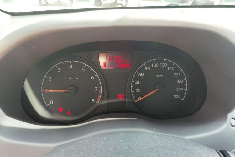 Used Hyundai Verna (older generation) 2014 1.4L Automatic Smart GLS Instrument Cluster