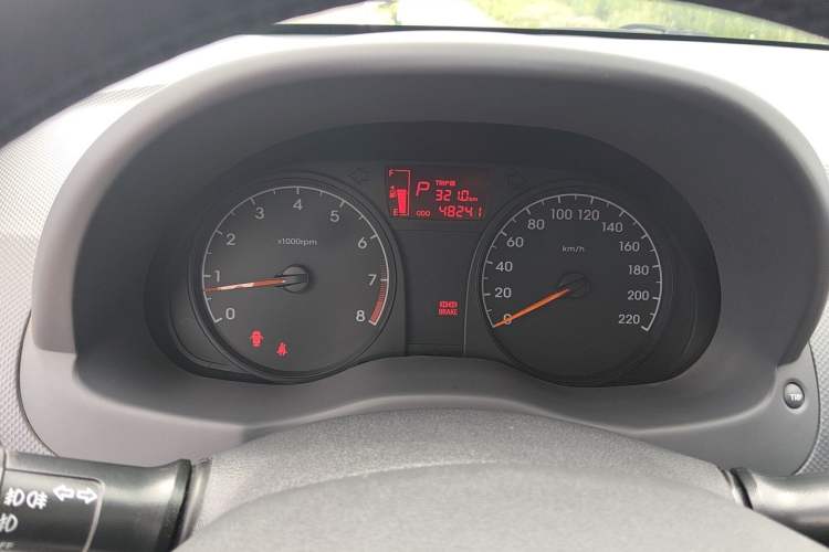 Used Hyundai Verna (older generation) 2014 1.4L Automatic Smart GLS Instrument Cluster