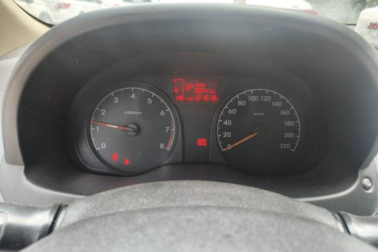 Used Hyundai Verna (older generation) 2014 1.4L Automatic Smart GLS Instrument Cluster