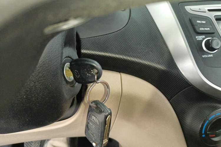 Used Hyundai Verna (older generation) 2014 1.4L Manual Smart GLS Trim Interior 1