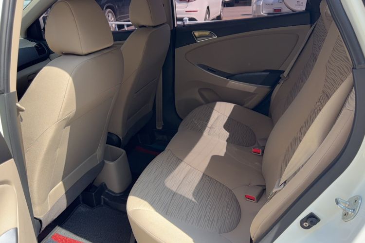 Used Hyundai Verna (older generation) 2014 1.4L Manual Smart GLS Trim Interior 2