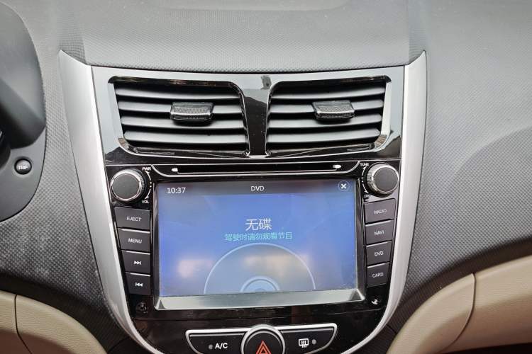 Used Hyundai Verna (older generation) 2014 1.4L Automatic Smart GLS Interior 2