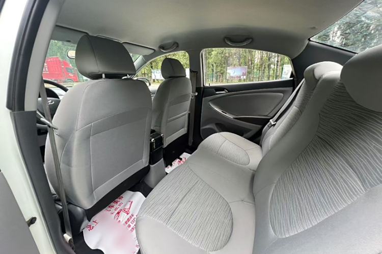 Used Hyundai Verna (older generation) 2014 1.4L Automatic Smart GLS Interior 3