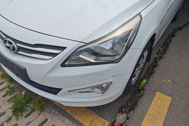 Used Hyundai Verna (older generation) 2014 1.4L Manual Smart GLS Trim Left Front Headlight