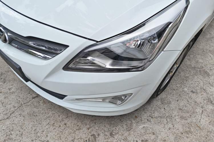 Used Hyundai Verna (older generation) 2014 1.4L Manual Smart GLS Trim Left Front Headlight