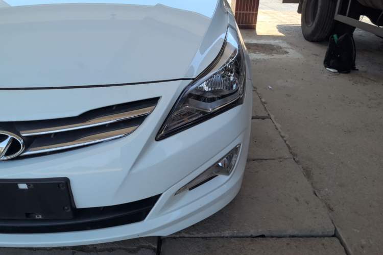Used Hyundai Verna (older generation) 2014 1.4L Manual Smart GLS Trim Left Front Headlight