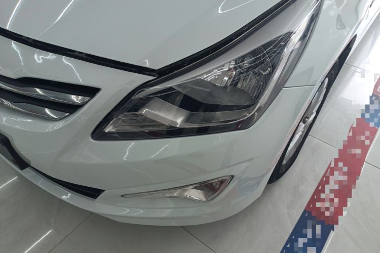 Used Hyundai Verna (older generation) 2014 1.4L Manual Smart GLS Trim Left Front Headlight