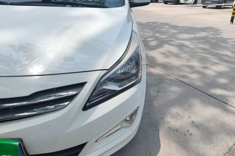 Used Hyundai Verna (older generation) 2014 1.4L Manual Smart GLS Trim Left Front Headlight