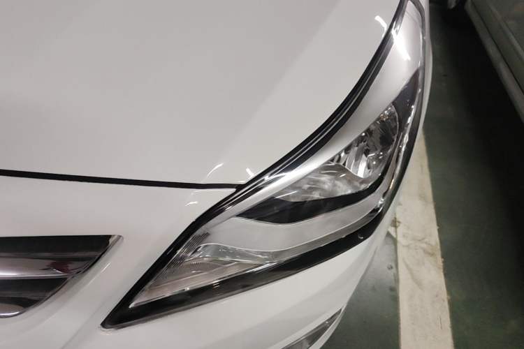 Used Hyundai Verna (older generation) 2014 1.4L Automatic Smart GLS Left Front Headlight