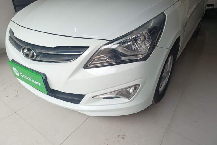 Used Hyundai Verna (older generation) 2014 1.4L Automatic Smart GLS Left Front Headlight