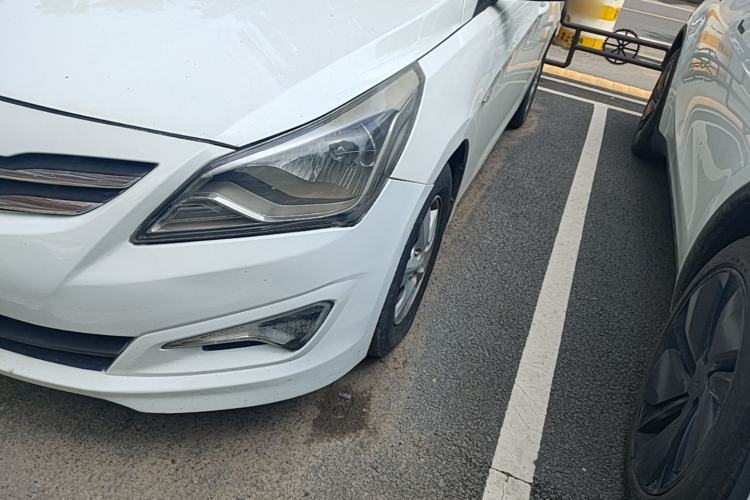 Used Hyundai Verna (older generation) 2014 1.4L Automatic Smart GLS Left Front Headlight