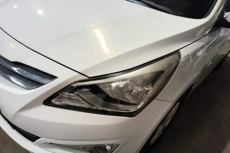 Used Hyundai Verna (older generation) 2014 1.4L Manual Smart GLS Trim Left Front Headlight