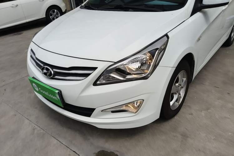 Used Hyundai Verna (older generation) 2014 1.4L Automatic Smart GLS Left Front Headlight