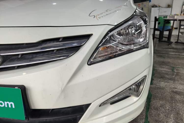Used Hyundai Verna (older generation) 2014 1.4L Automatic Smart GLS Left Front Headlight