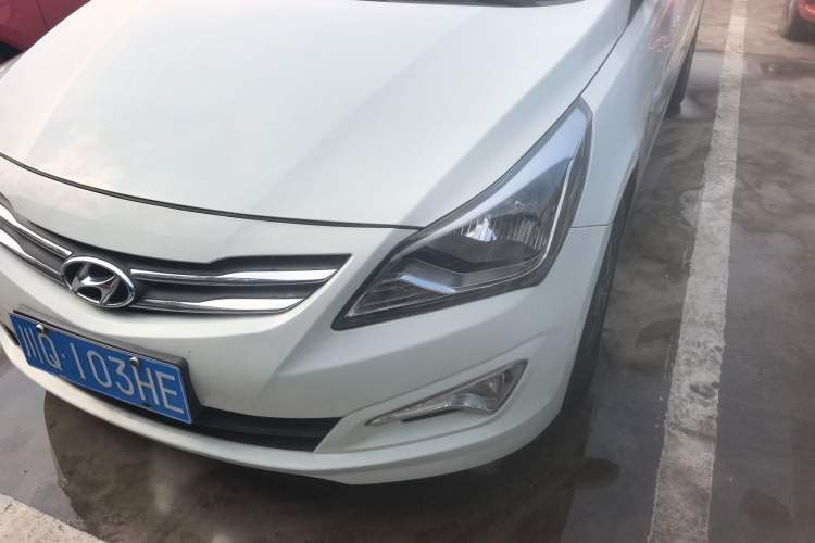 Used Hyundai Verna (older generation) 2014 1.4L Manual Smart GLS Trim Left Front Headlight