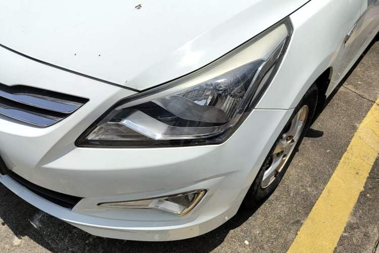 Used Hyundai Verna (older generation) 2014 1.4L Manual Smart GLS Trim Left Front Headlight
