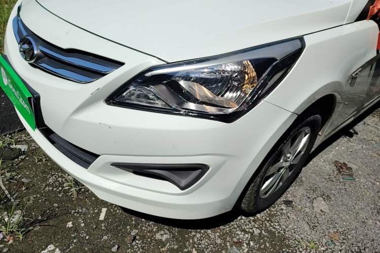 Used Hyundai Verna (older generation) 2014 1.4L Manual Fashion GS Model Left Front Headlight
