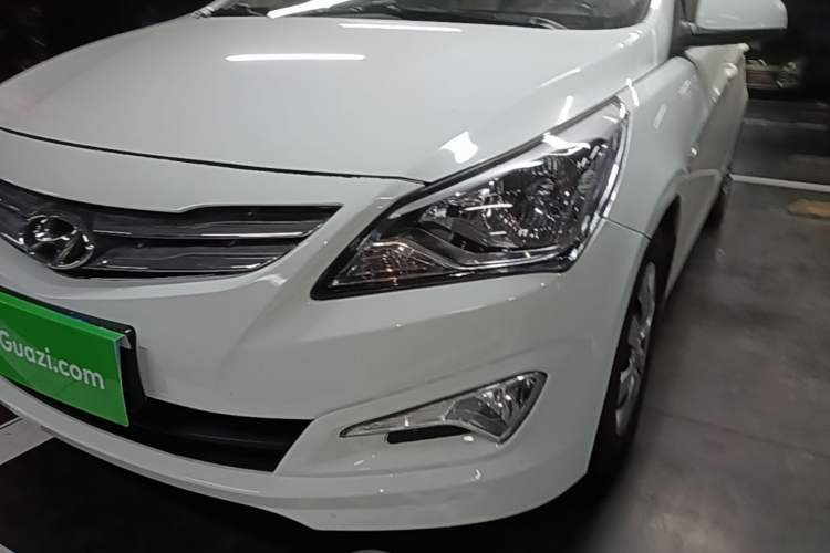 Used Hyundai Verna (older generation) 2014 1.4L Manual Smart GLS Trim Left Front Headlight