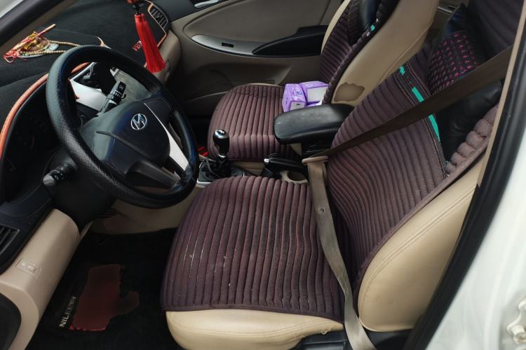 Used Hyundai Verna (older generation) 2014 1.4L Manual Smart GLS Trim Left Front Seat